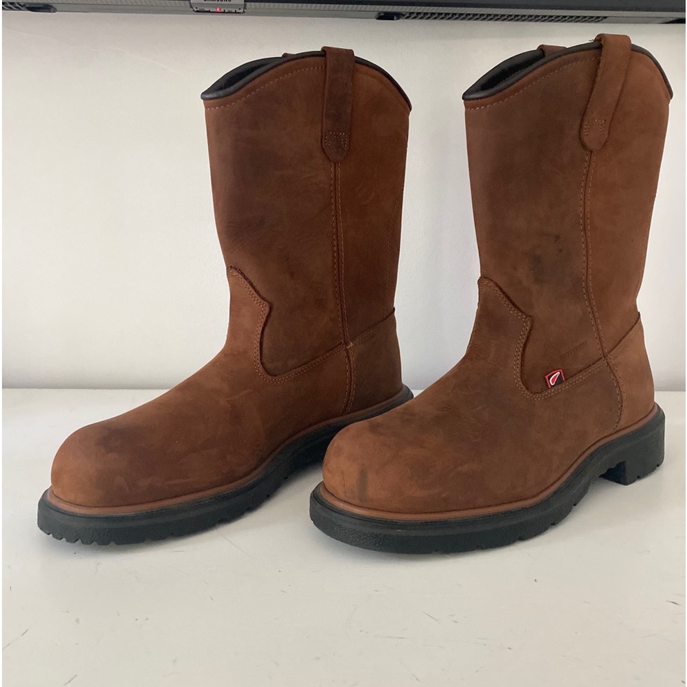 Redwing steel toed work boots. Size 8.5